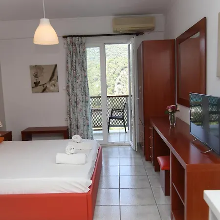 Poros Beach Mikros Gialos