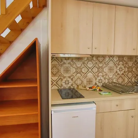 Poros Beach Aparthotel 2*