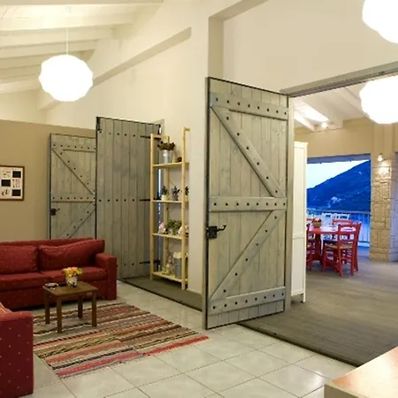 Poros 米克罗斯雅洛斯