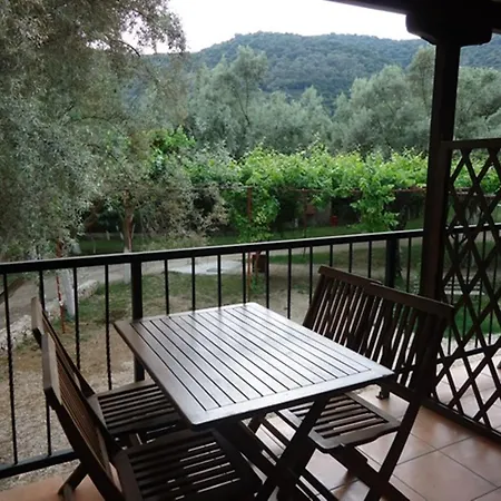 Ξενοδοχείο με διαμερίσματα Poros 2*