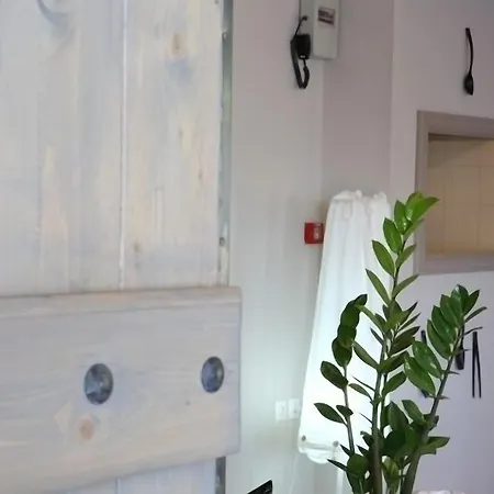 Poros 公寓式酒店 2*