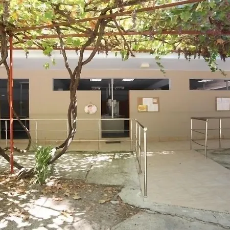 Poros 米克罗斯雅洛斯