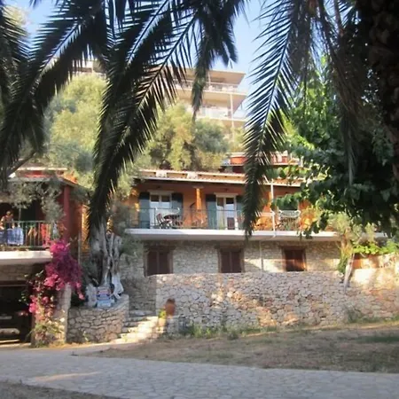 Poros Μικρός Γιαλός