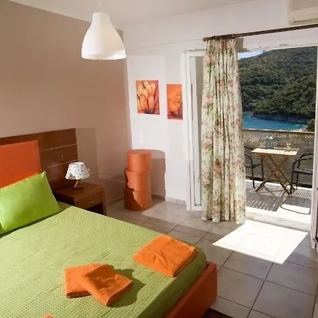 Poros 公寓式酒店 2*