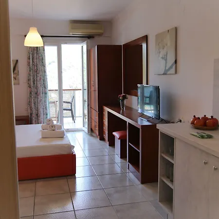 Poros 公寓式酒店 2*