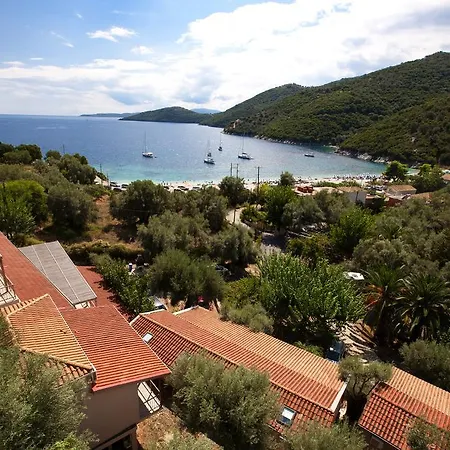 Ξενοδοχείο με διαμερίσματα Poros Μικρός Γιαλός