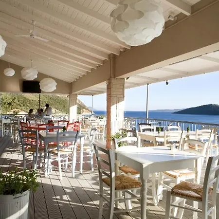Ξενοδοχείο με διαμερίσματα Poros Μικρός Γιαλός