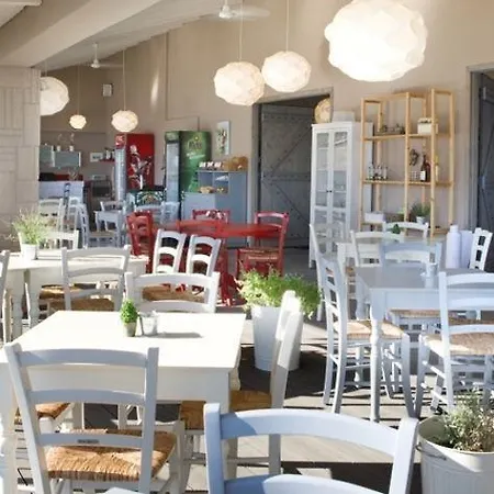 Poros Beach Aparthotel